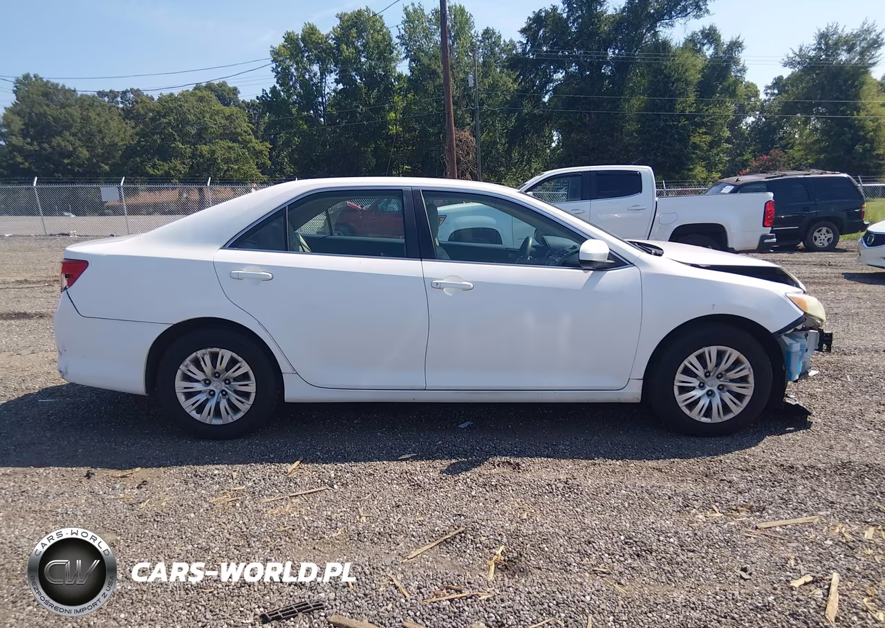 2014 Toyota Camry L VIN:4T1BF1FK7EU810422 - 14