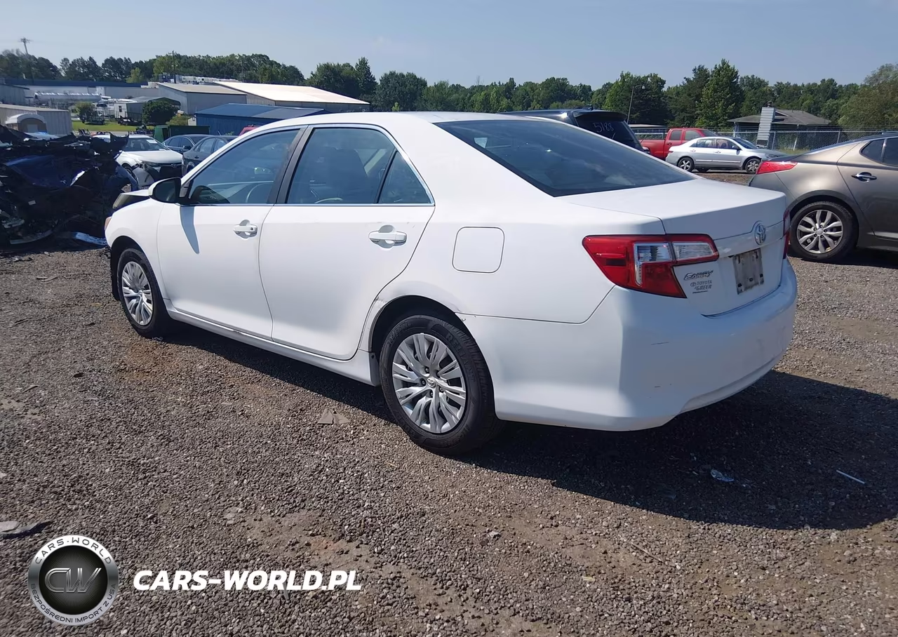 2014 Toyota Camry L VIN:4T1BF1FK7EU810422 - 3