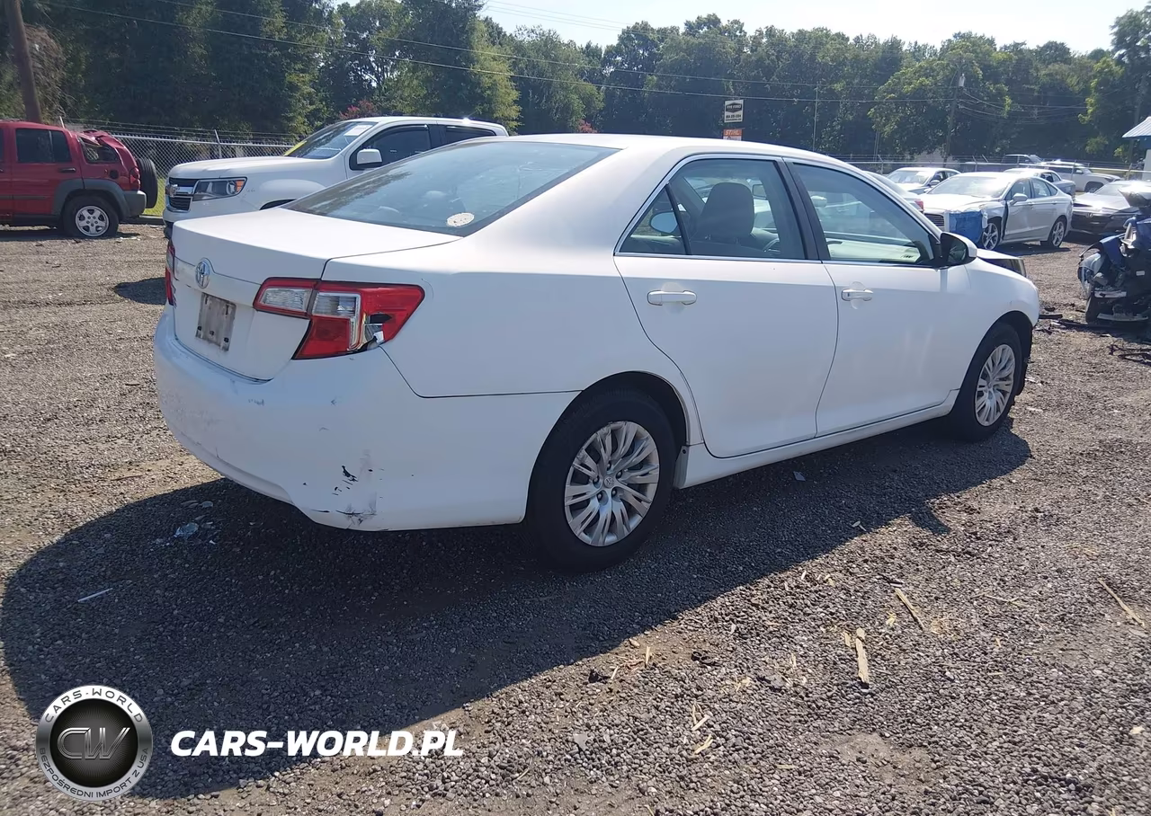 2014 Toyota Camry L VIN:4T1BF1FK7EU810422 - 4