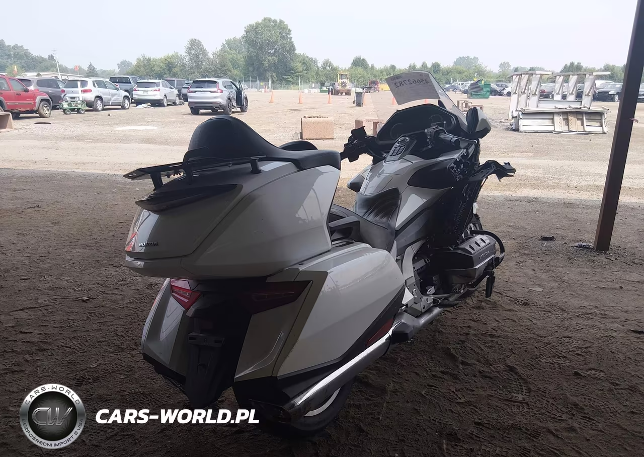 2018 Honda Gl1800 VIN:JH2SC790XJK000063 - 4
