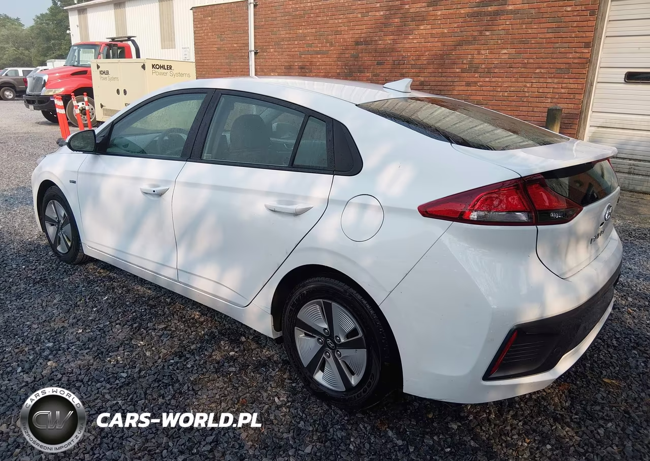 2020 Hyundai Ioniq Hybrid Blue VIN:KMHC65LC7LU220002 - 3