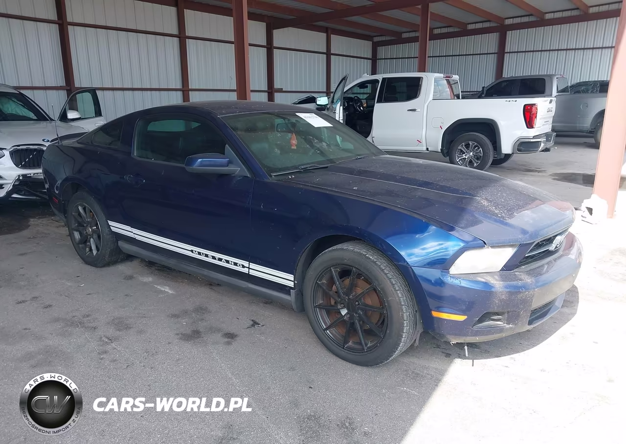 2010 Ford Mustang V6-V6 Premium