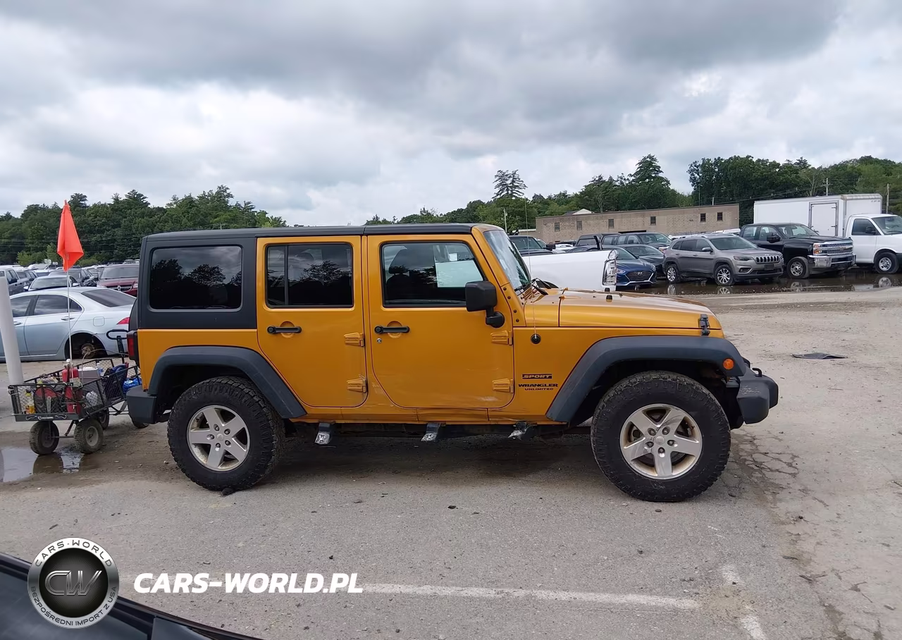 2014 Jeep Wrangler Unlimited Sport VIN:1C4BJWDG1EL316836 - 14