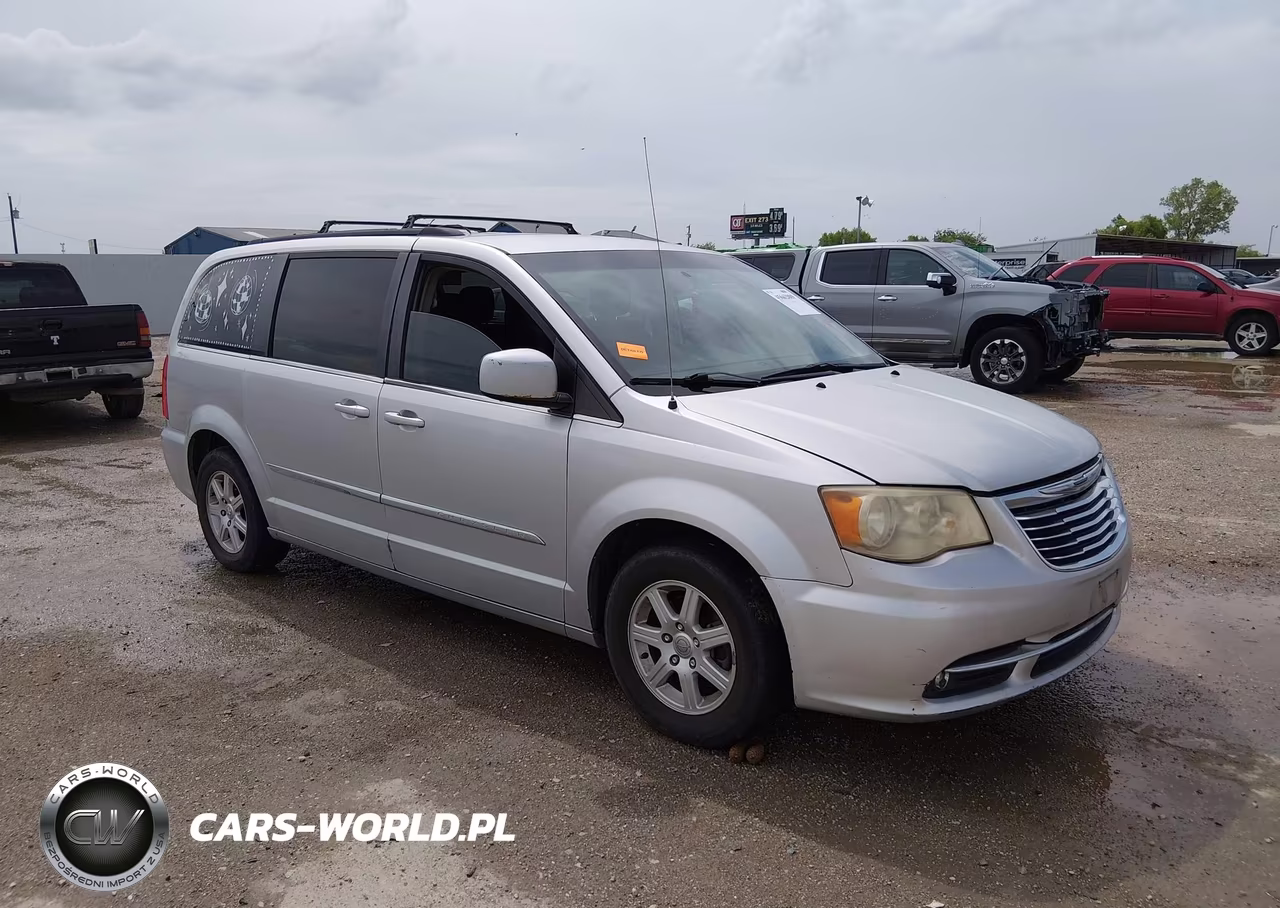2012 Chrysler Town & Country Touring – zdjęcie 1 z 12