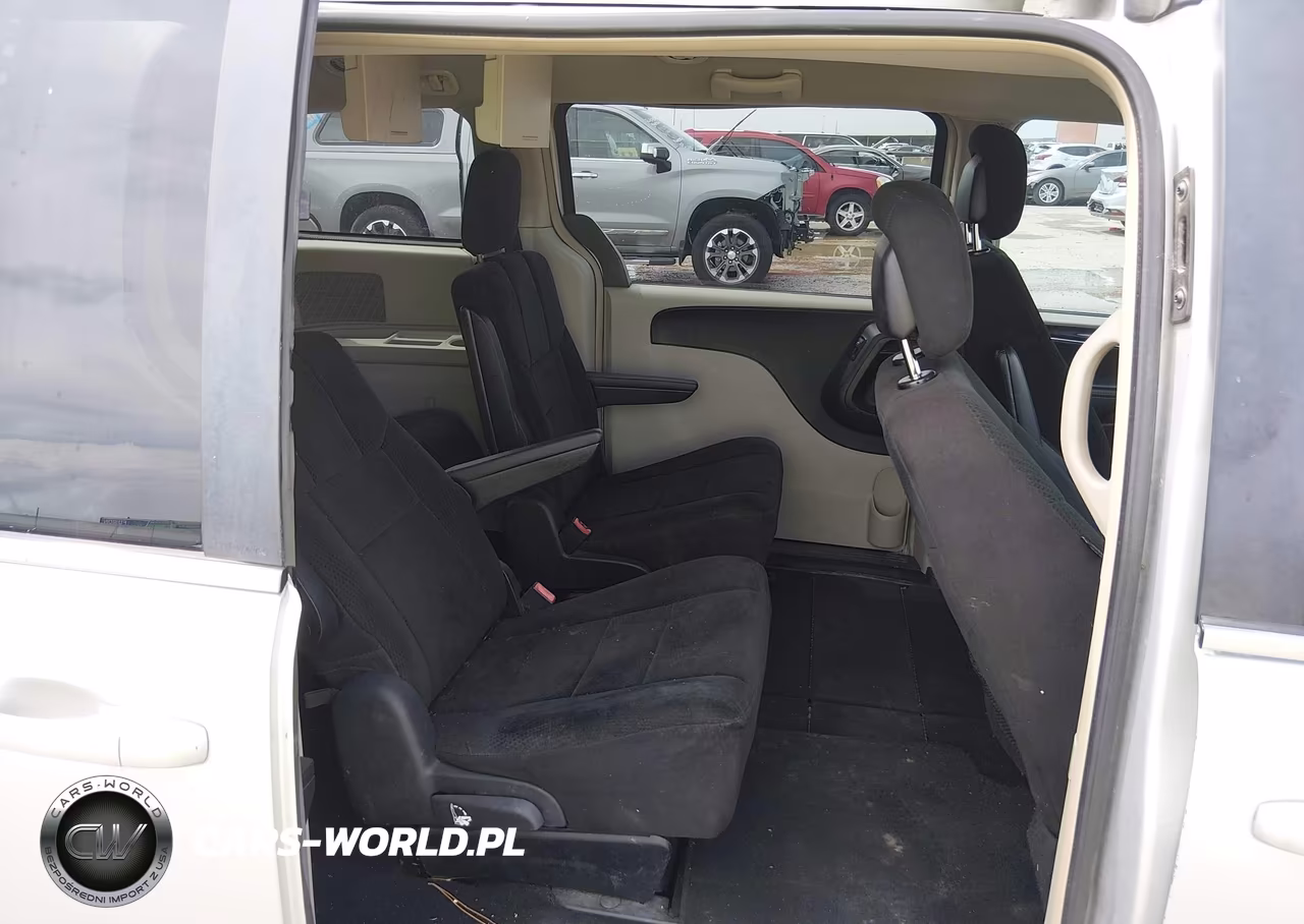 2012 Chrysler Town & Country Touring VIN:2C4RC1BG0CR126061 - 8