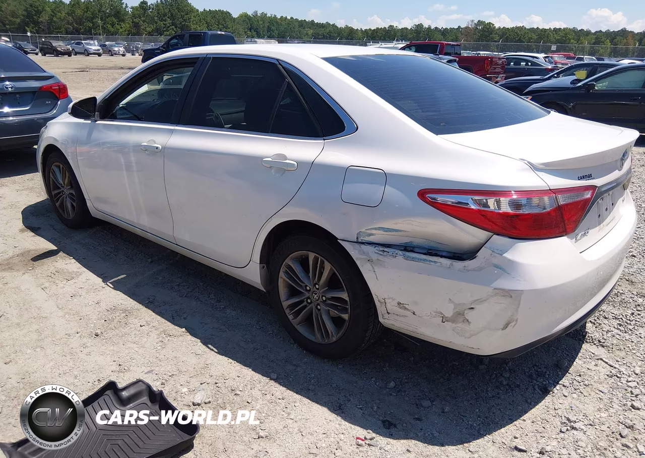 2015 Toyota Camry Se VIN:4T1BF1FK1FU073364 - 3