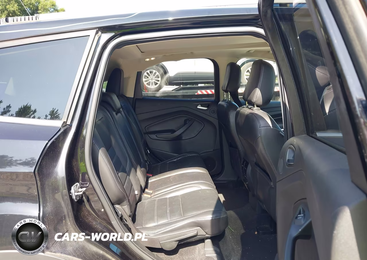 2019 Ford Escape Titanium VIN:1FMCU0J99KUA67833 - 8