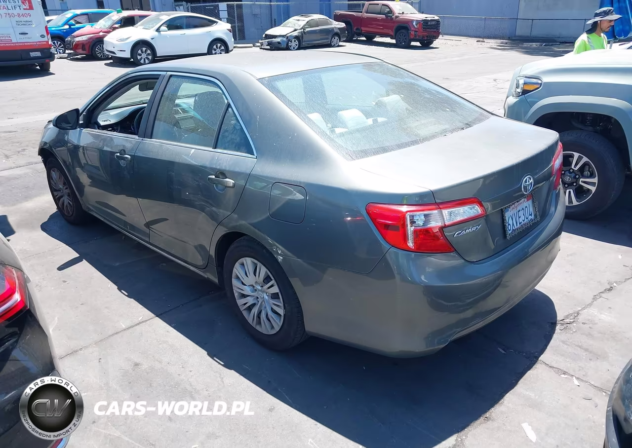 2012 Toyota Camry Le VIN:4T4BF1FK2CR201709 - 3