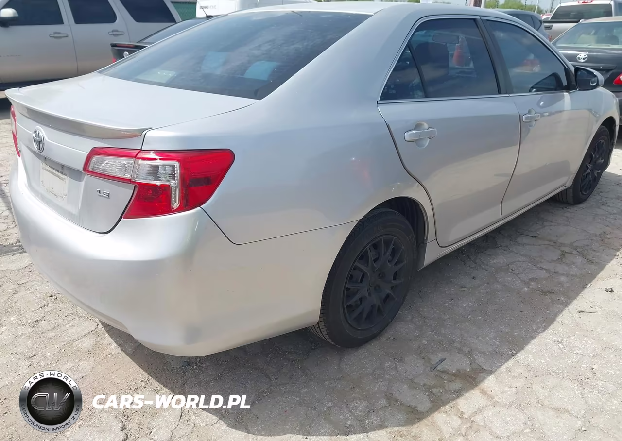 2014 Toyota Camry Le VIN:4T4BF1FK6ER444796 - 4