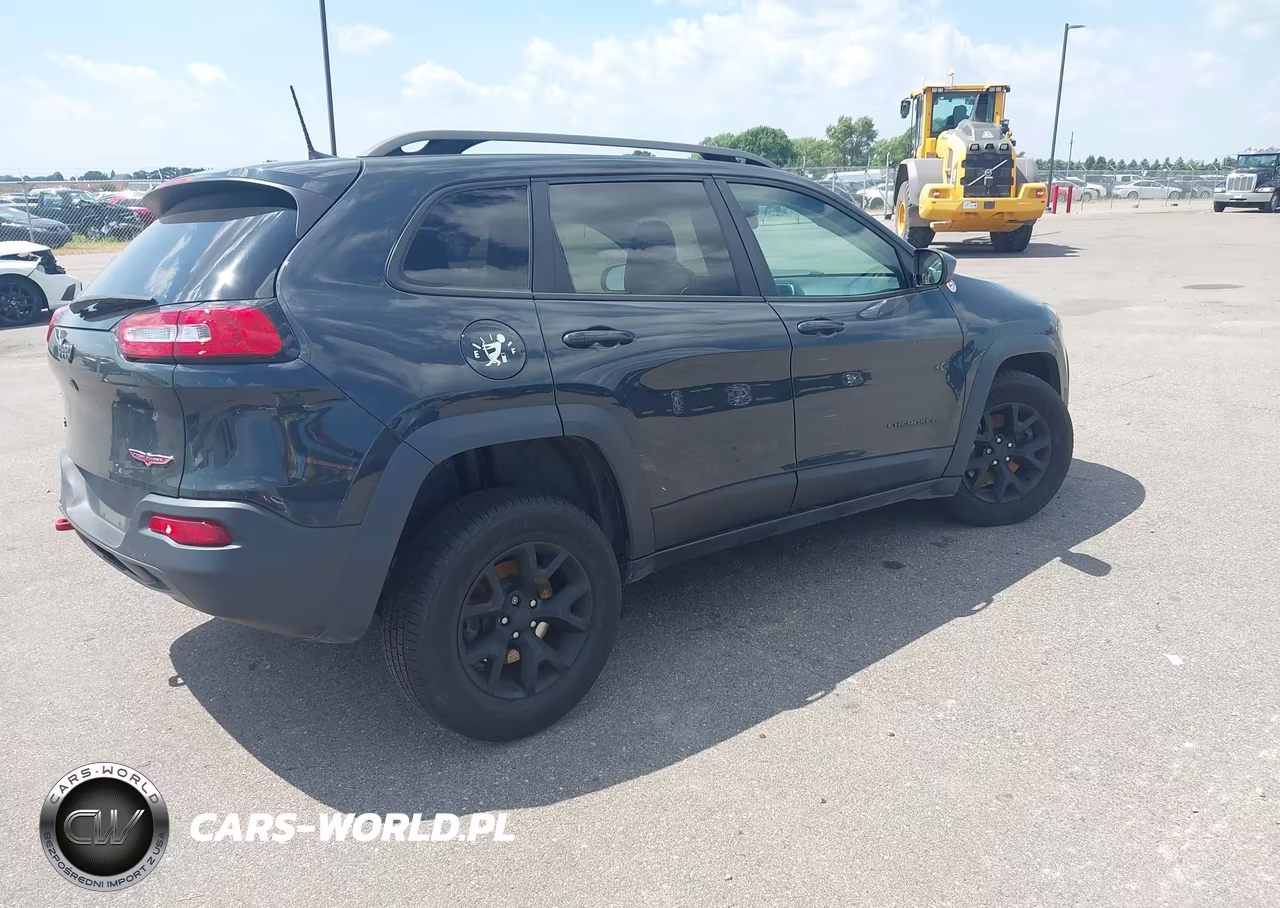 2017 Jeep Cherokee VIN:1C4PJMBB2HW564162 - 4