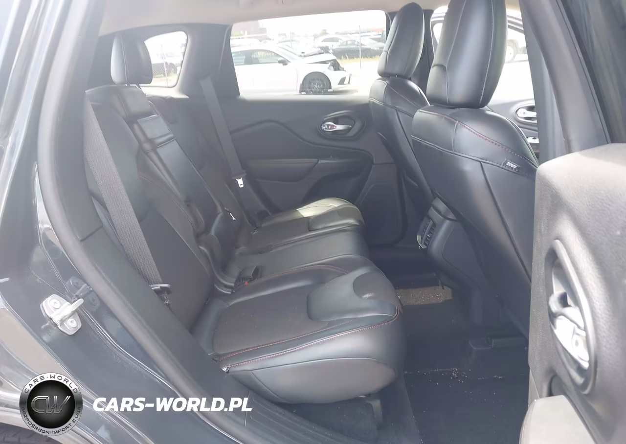 2017 Jeep Cherokee VIN:1C4PJMBB2HW564162 - 8