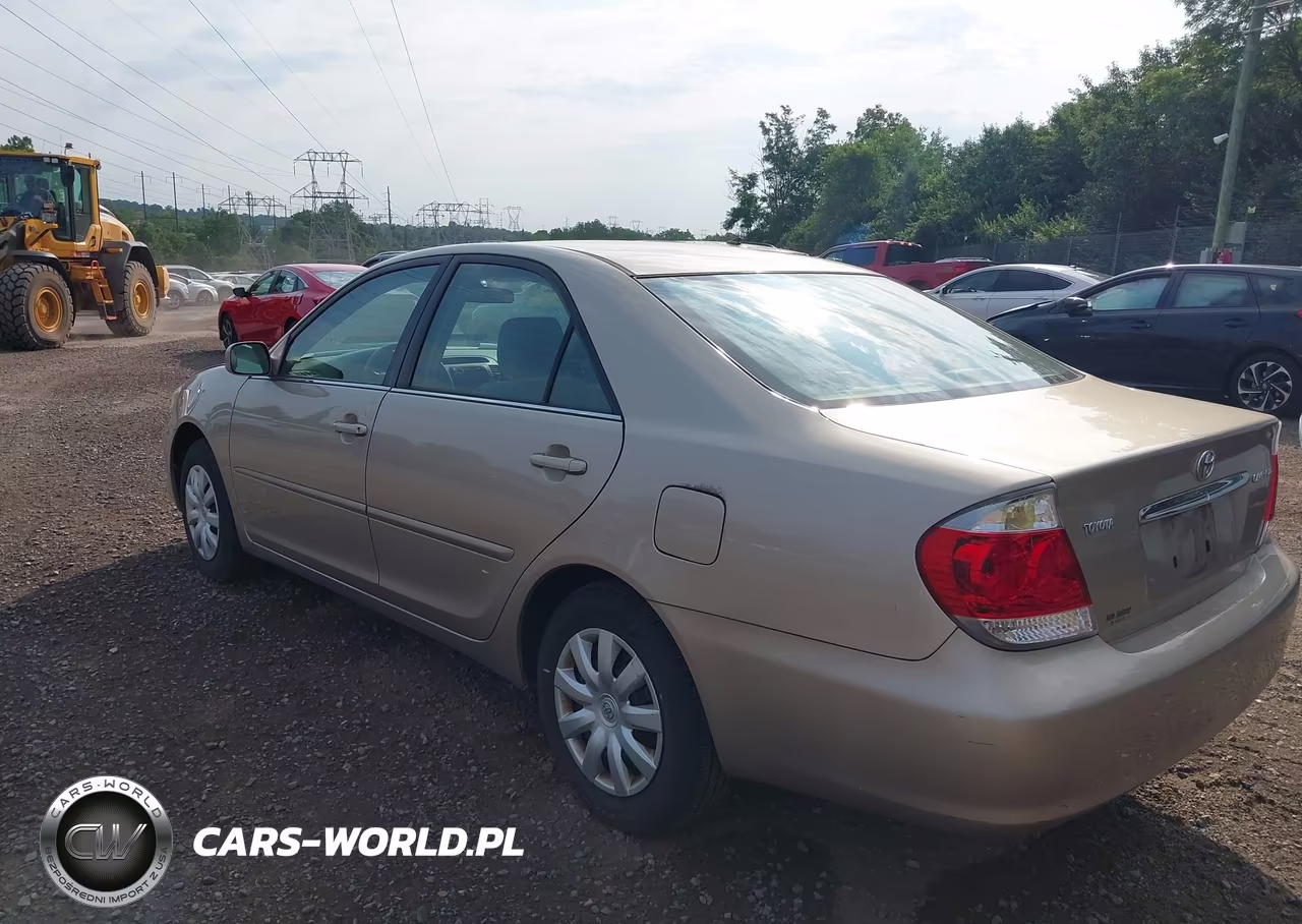 2005 Toyota Camry Le VIN:4T1BE30KX5U084577 - 3