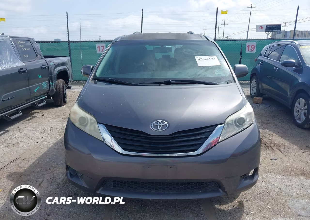 2011 Toyota Sienna Le V6 VIN:5TDKK3DC4BS085093 - 12