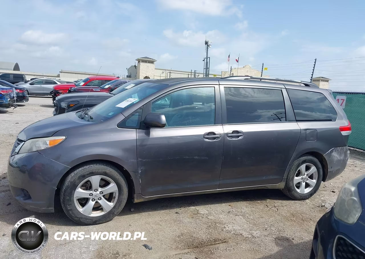 2011 Toyota Sienna Le V6 VIN:5TDKK3DC4BS085093 - 14