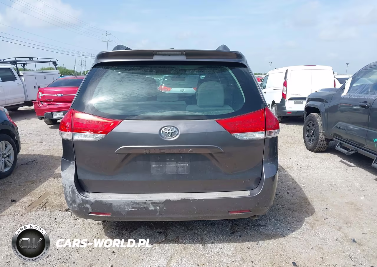 2011 Toyota Sienna Le V6 VIN:5TDKK3DC4BS085093 - 16