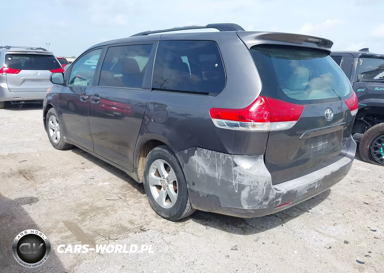 2011 Toyota Sienna Le V6 VIN:5TDKK3DC4BS085093 - 3