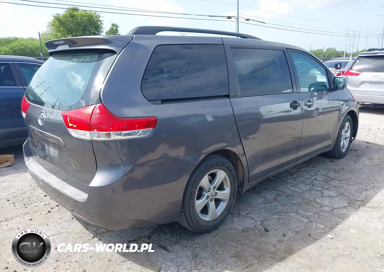 2011 Toyota Sienna Le V6 VIN:5TDKK3DC4BS085093 - 4