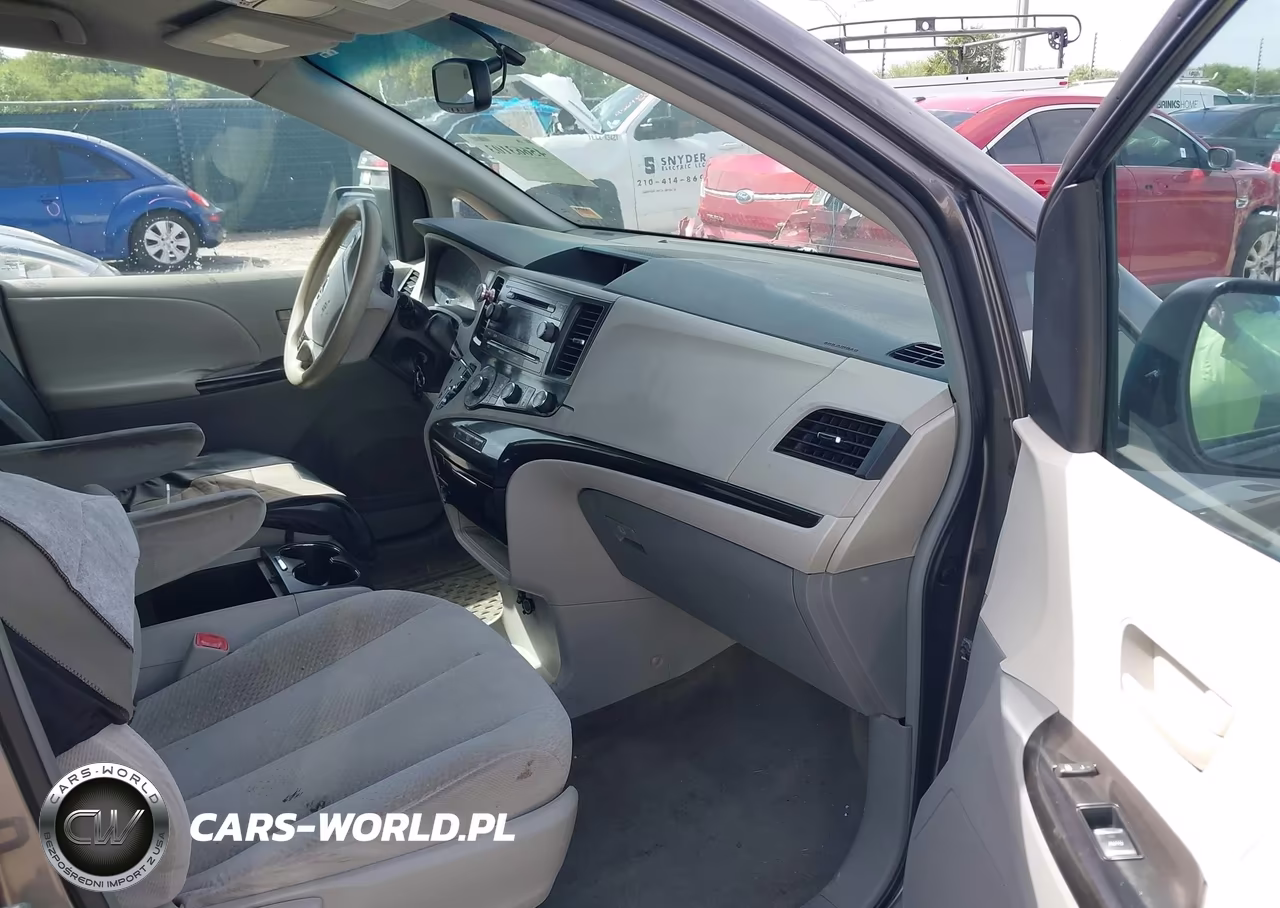 2011 Toyota Sienna Le V6 VIN:5TDKK3DC4BS085093 - 5