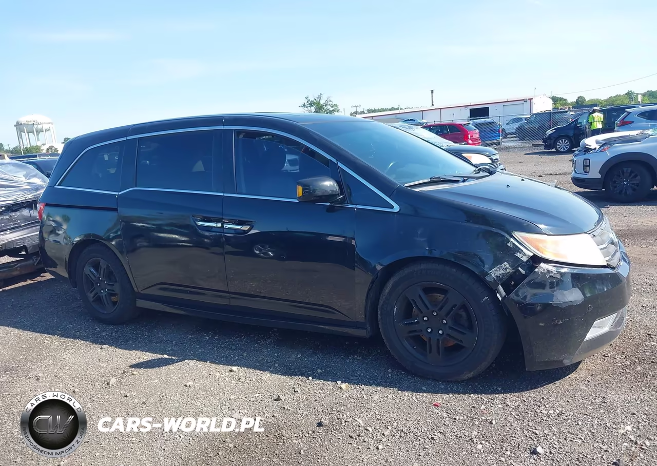 2013 Honda Odyssey Touring-Touring Elite VIN:5FNRL5H93DB081632 - 13