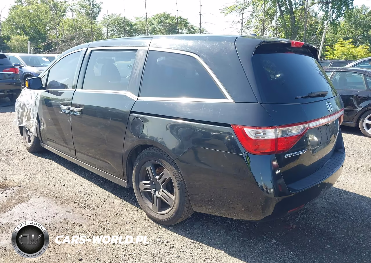 2013 Honda Odyssey Touring-Touring Elite VIN:5FNRL5H93DB081632 - 3
