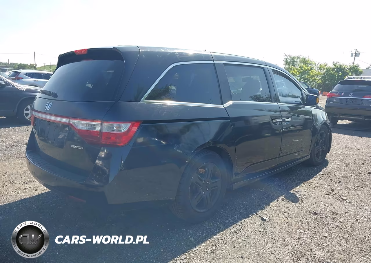 2013 Honda Odyssey Touring-Touring Elite VIN:5FNRL5H93DB081632 - 4