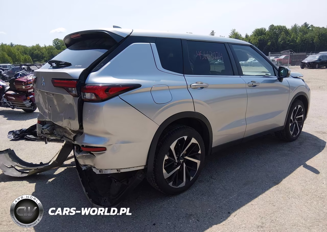 2022 Mitsubishi Outlander Black Edition S-Awc-Se 2.5 S-Awc-Se Launch Edition S-Awc VIN:JA4J4UA80NZ049698 - 4