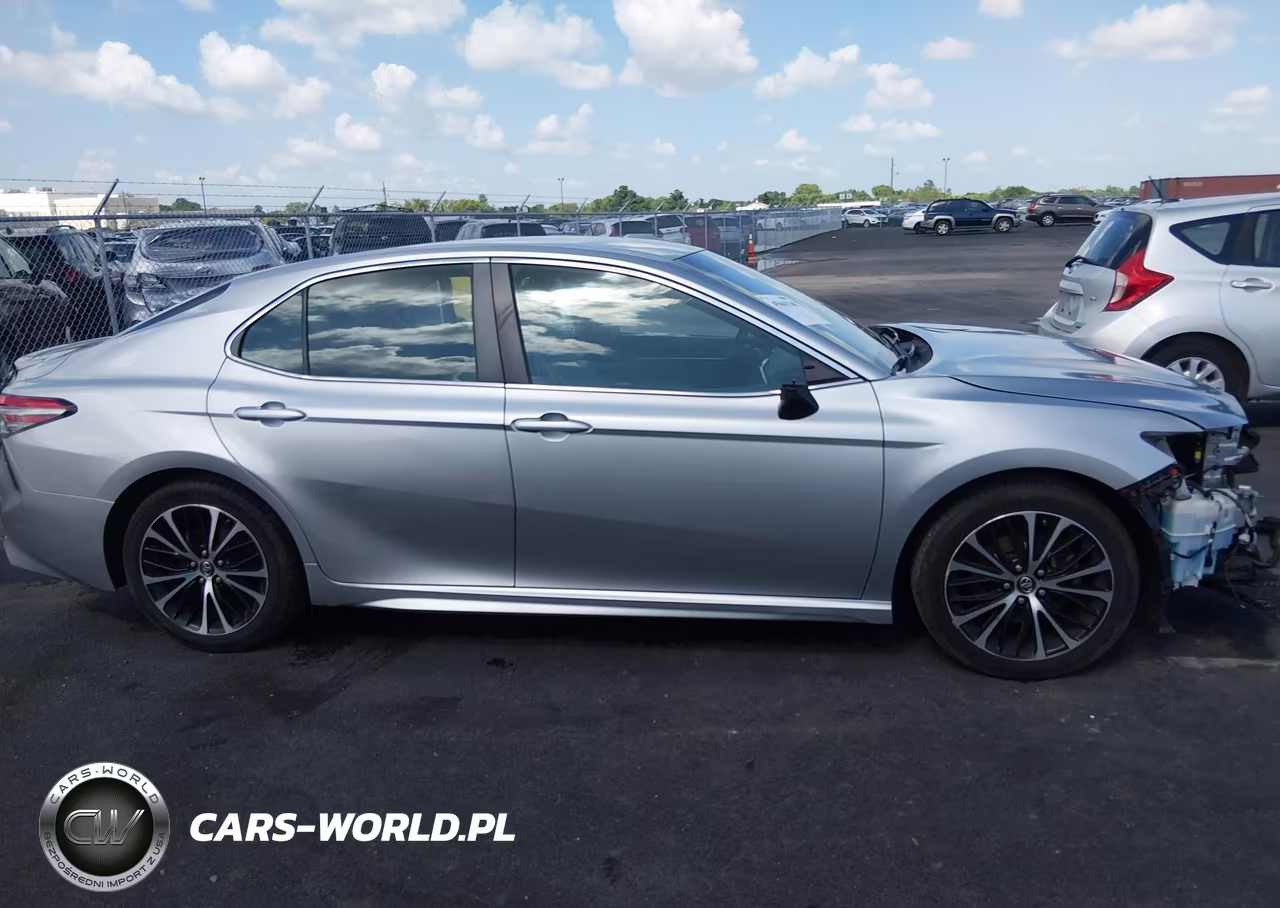 2018 Toyota Camry Se VIN:4T1B11HK6JU501207 - 14