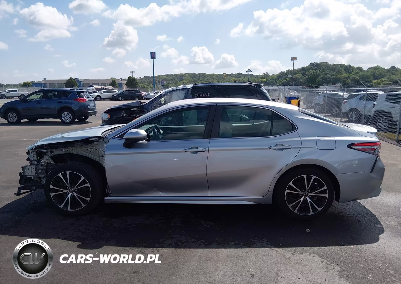 2018 Toyota Camry Se VIN:4T1B11HK6JU501207 - 15