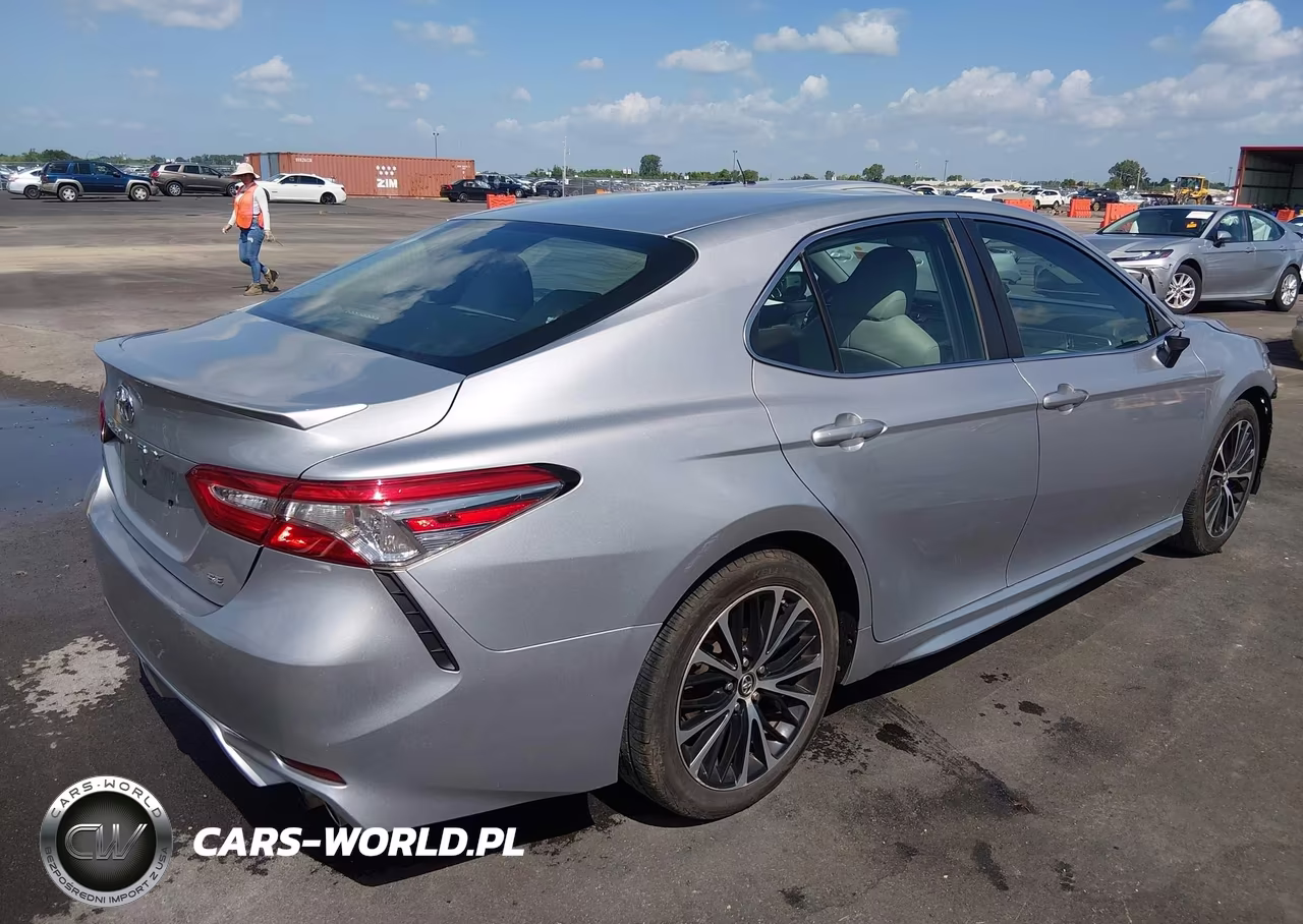2018 Toyota Camry Se VIN:4T1B11HK6JU501207 - 4