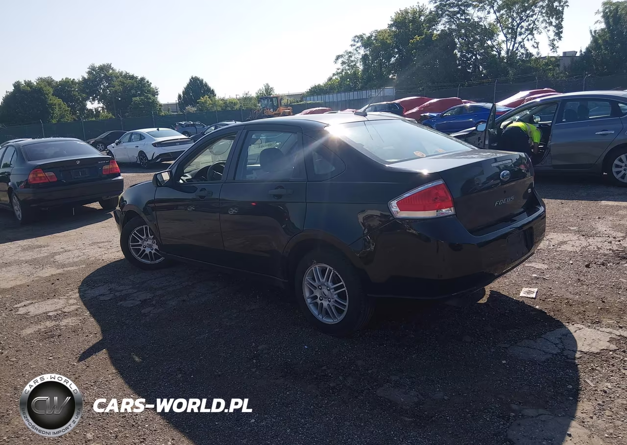 2009 Ford Focus Se VIN:1FAHP35N39W140645 - 3
