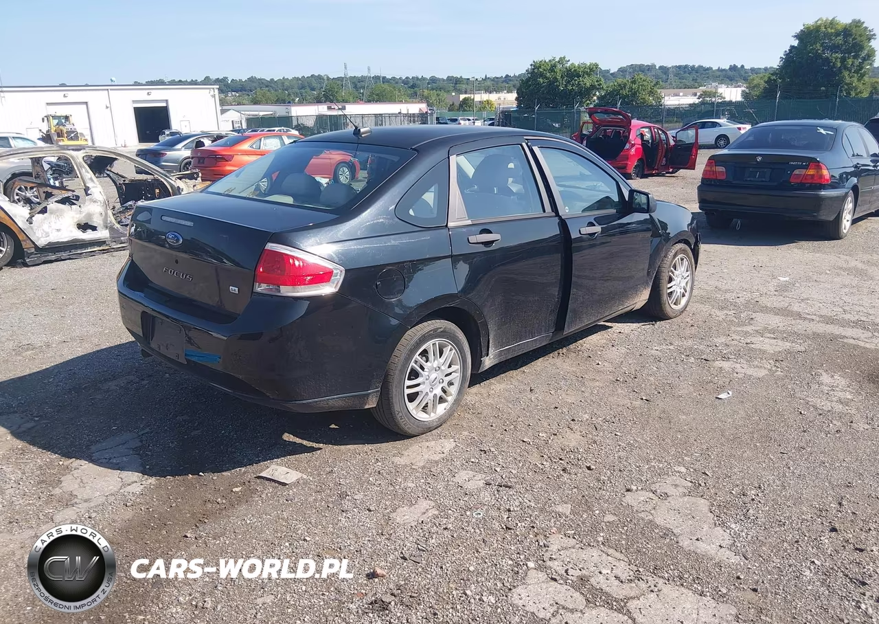 2009 Ford Focus Se VIN:1FAHP35N39W140645 - 4