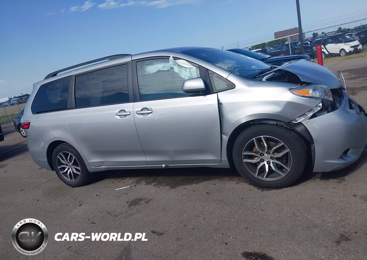 2015 Toyota Sienna Le 7 Passenger VIN:5TDJK3DC2FS104273 - 13