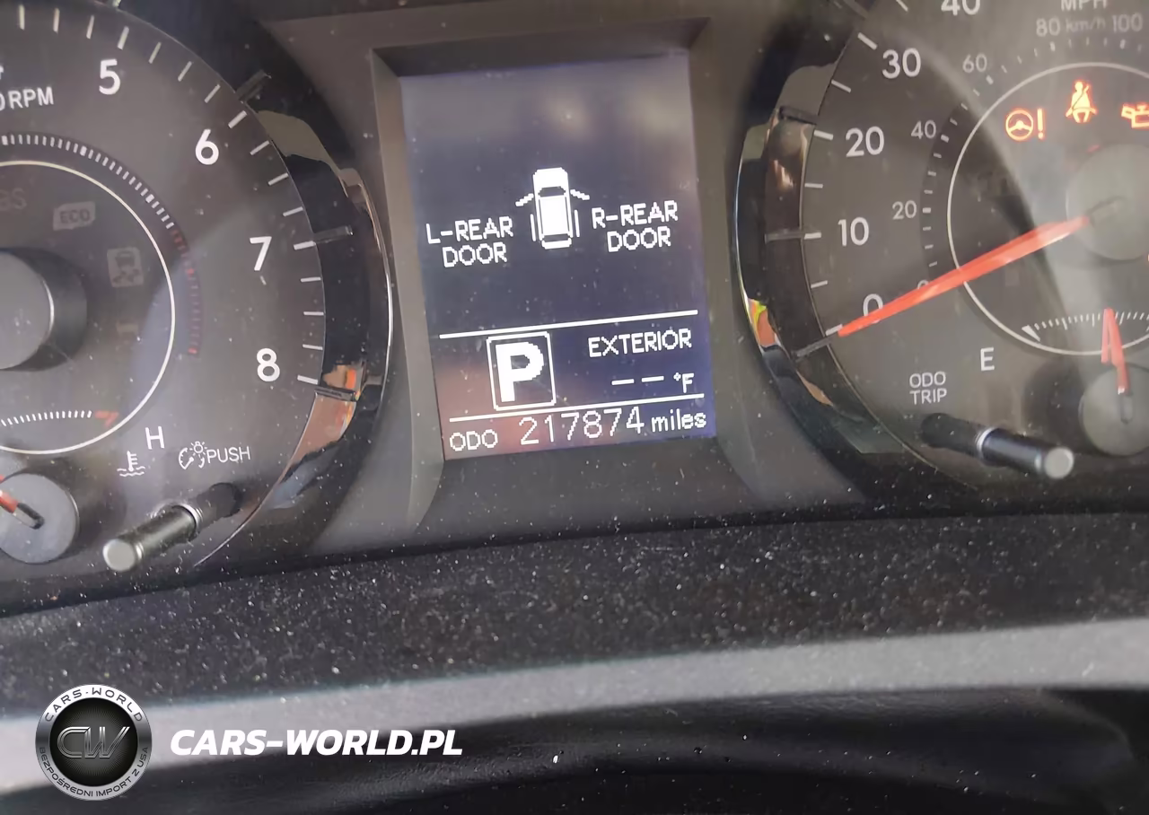 2015 Toyota Sienna Le 7 Passenger VIN:5TDJK3DC2FS104273 - 15