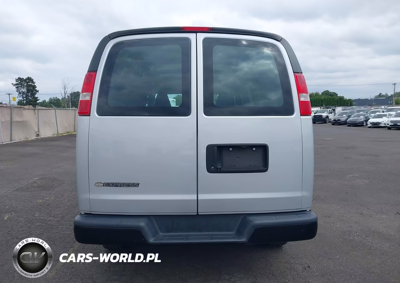 2018 Chevrolet Express 2500 Work Van VIN:1GCWGAFG1J1288848 - 16