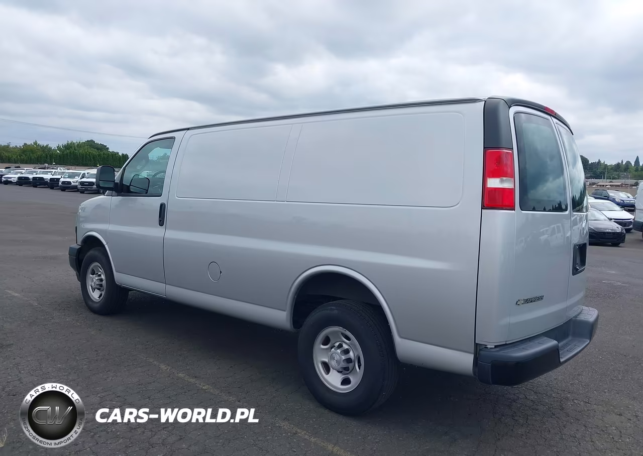 2018 Chevrolet Express 2500 Work Van VIN:1GCWGAFG1J1288848 - 3