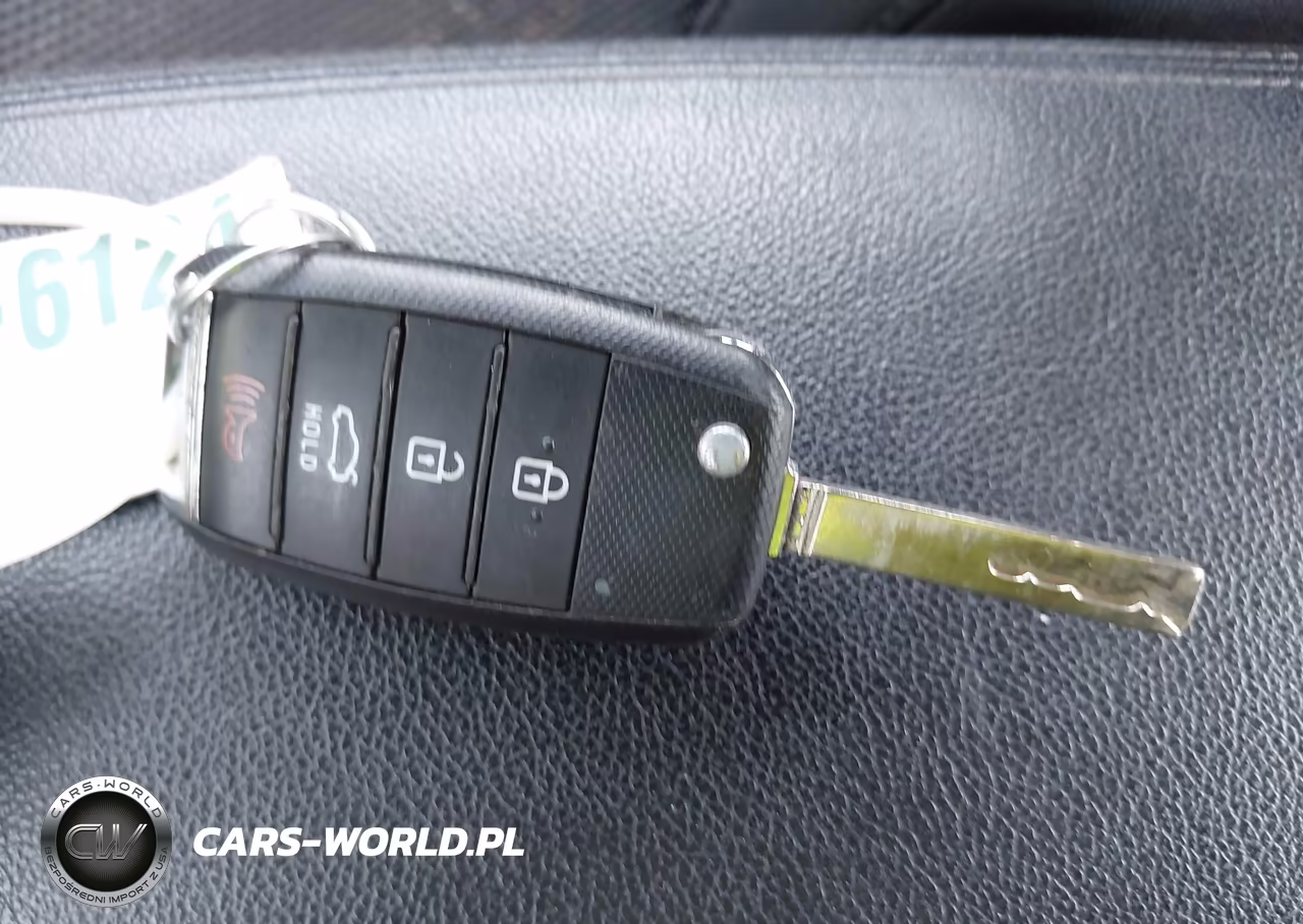 2019 Kia Optima Lx VIN:5XXGT4L31KG332209 - 11