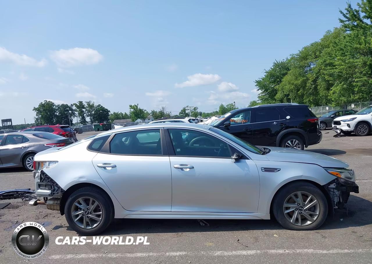2019 Kia Optima Lx VIN:5XXGT4L31KG332209 - 13