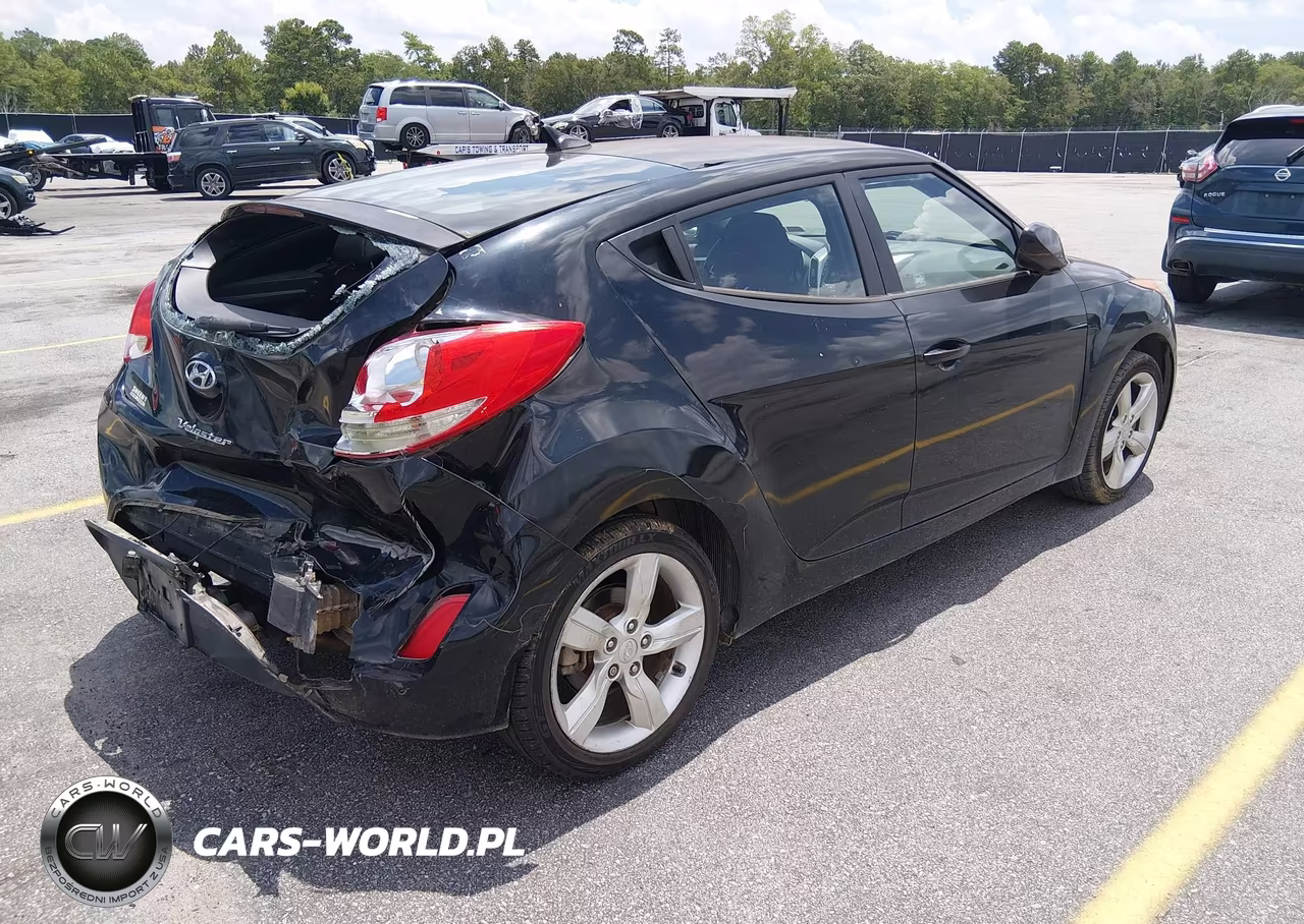 2013 Hyundai Veloster Base W-Black VIN:KMHTC6ADXDU103333 - 4