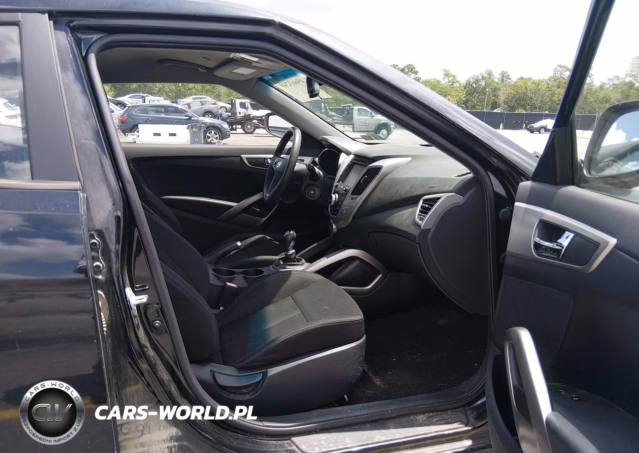 2013 Hyundai Veloster Base W-Black VIN:KMHTC6ADXDU103333 - 5