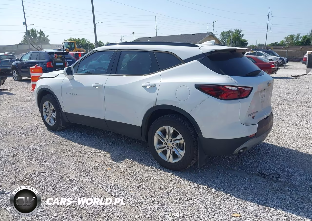 2019 Chevrolet Blazer VIN:3GNKBGRS2KS656249 - 3
