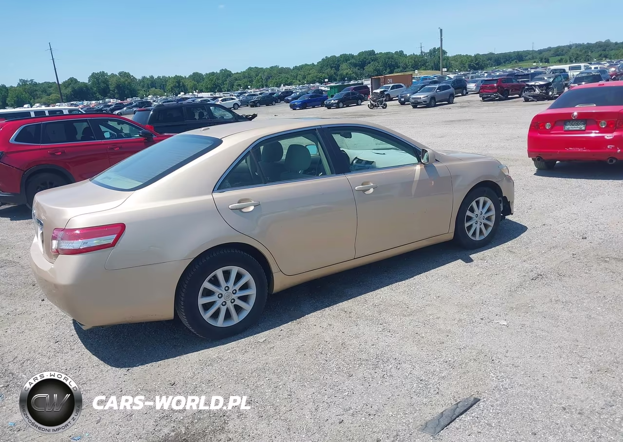 2010 Toyota Camry Xle VIN:4T1BF3EK6AU535049 - 4