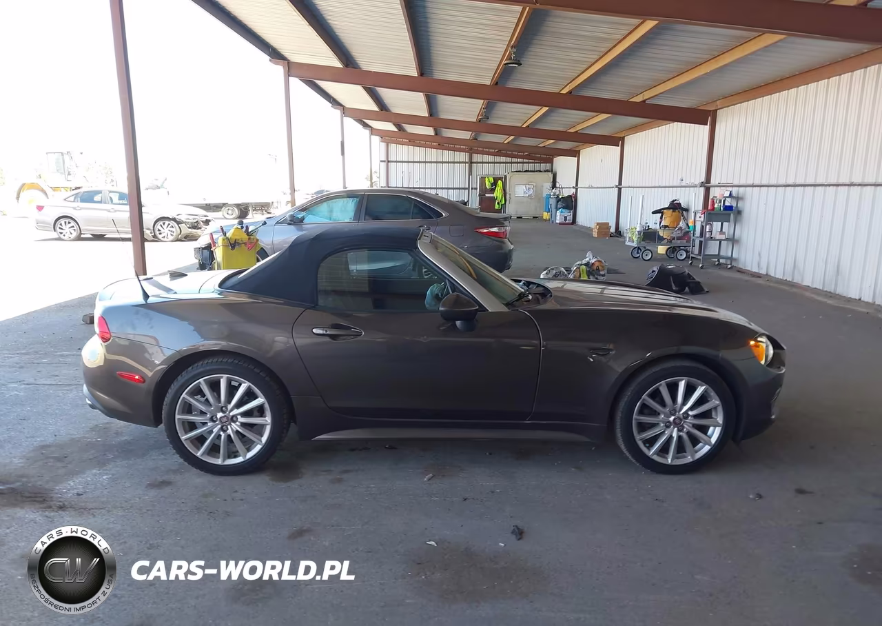 2017 Fiat 124 Spider Lusso VIN:JC1NFAEK5H0110913 - 13