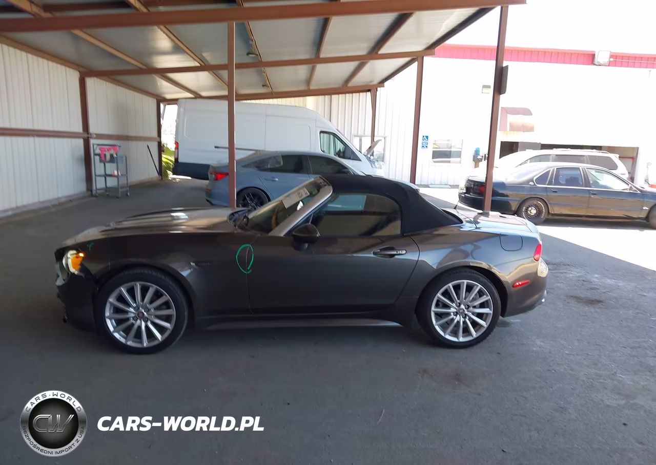 2017 Fiat 124 Spider Lusso VIN:JC1NFAEK5H0110913 - 14