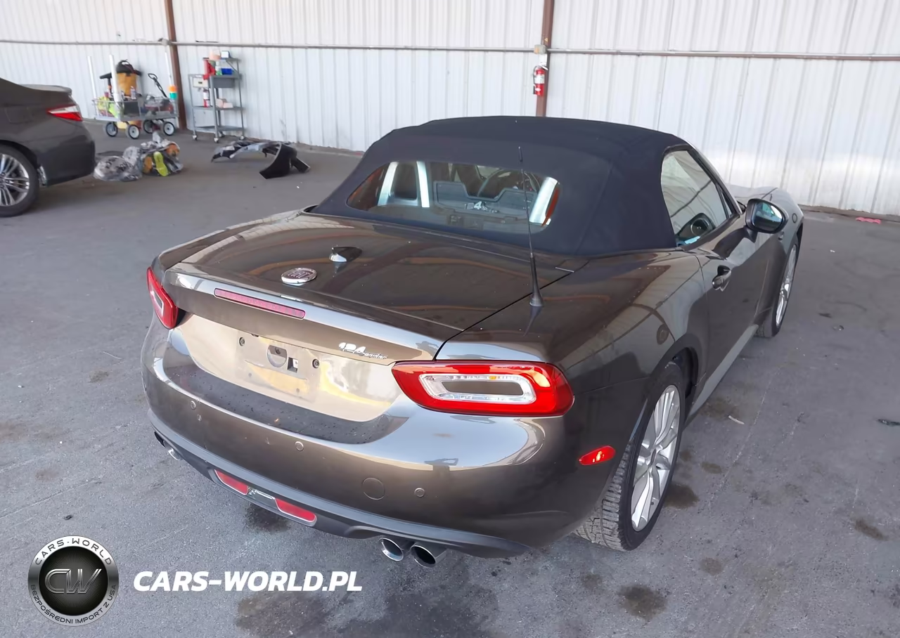2017 Fiat 124 Spider Lusso VIN:JC1NFAEK5H0110913 - 4
