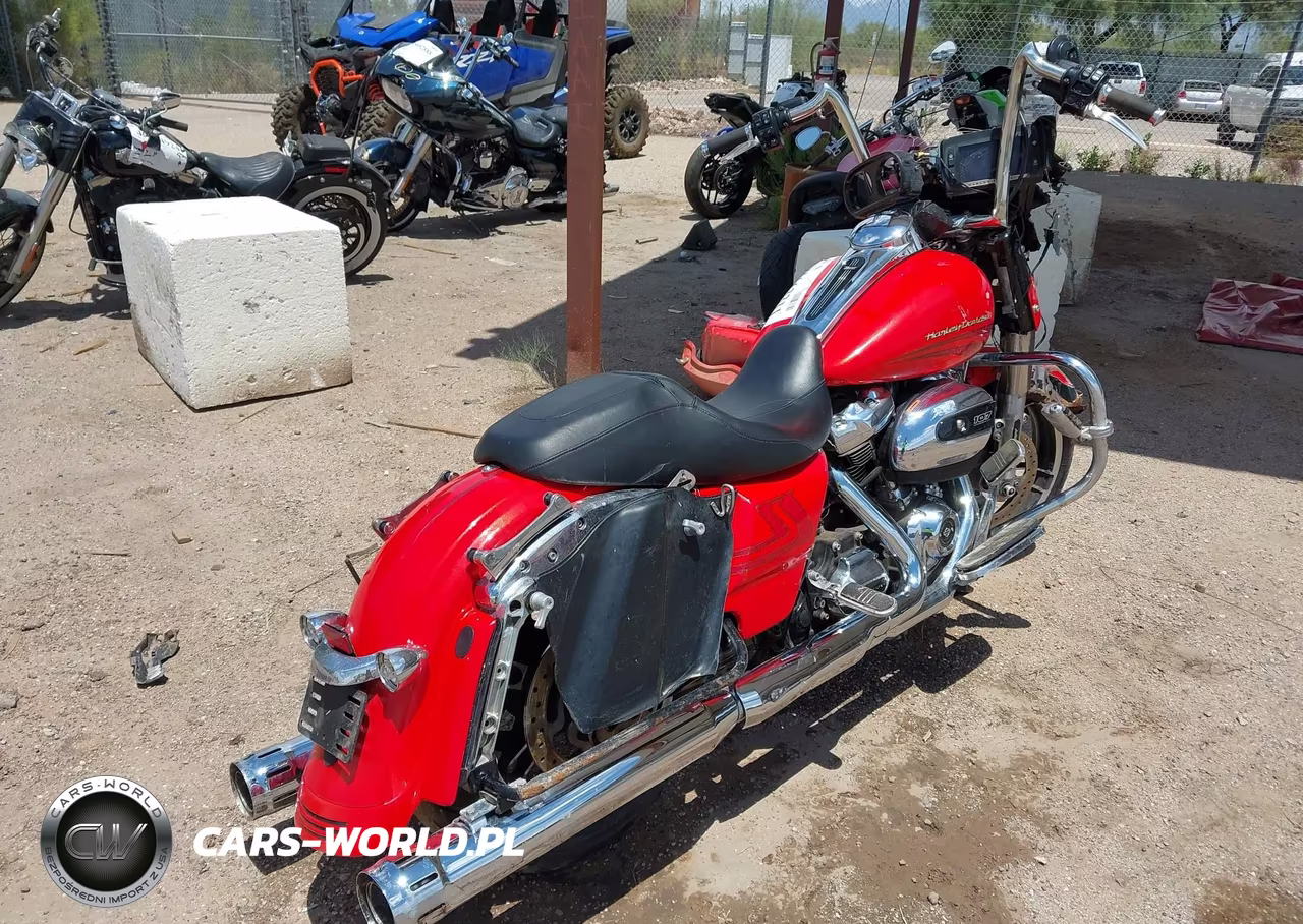 2017 Harley-Davidson Fltrxs Road Glide Special VIN:1HD1KTC19HB623040 - 4