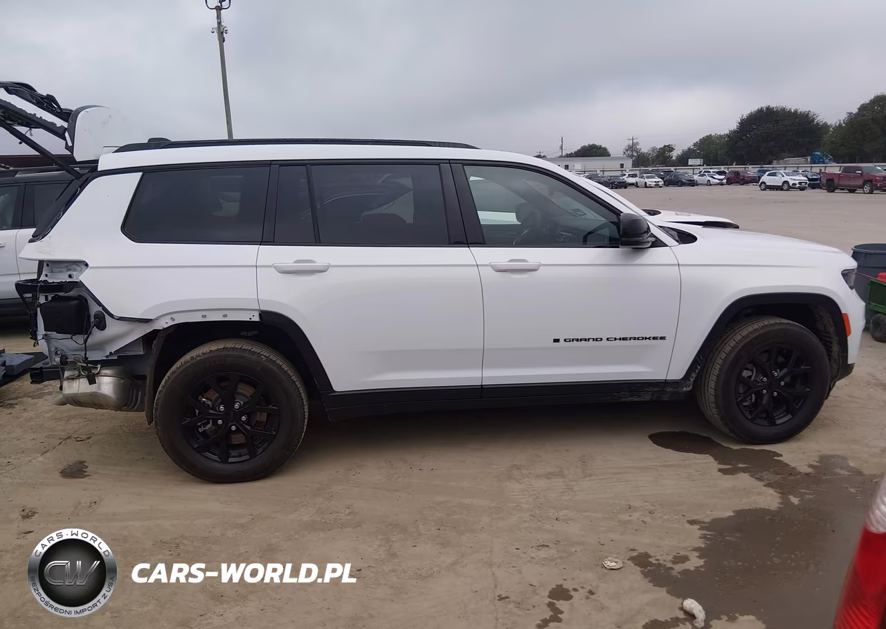 2025 Jeep Grand Cherokee L Altitude 4X2 VIN:1C4RJJAG5S8678155 - 14