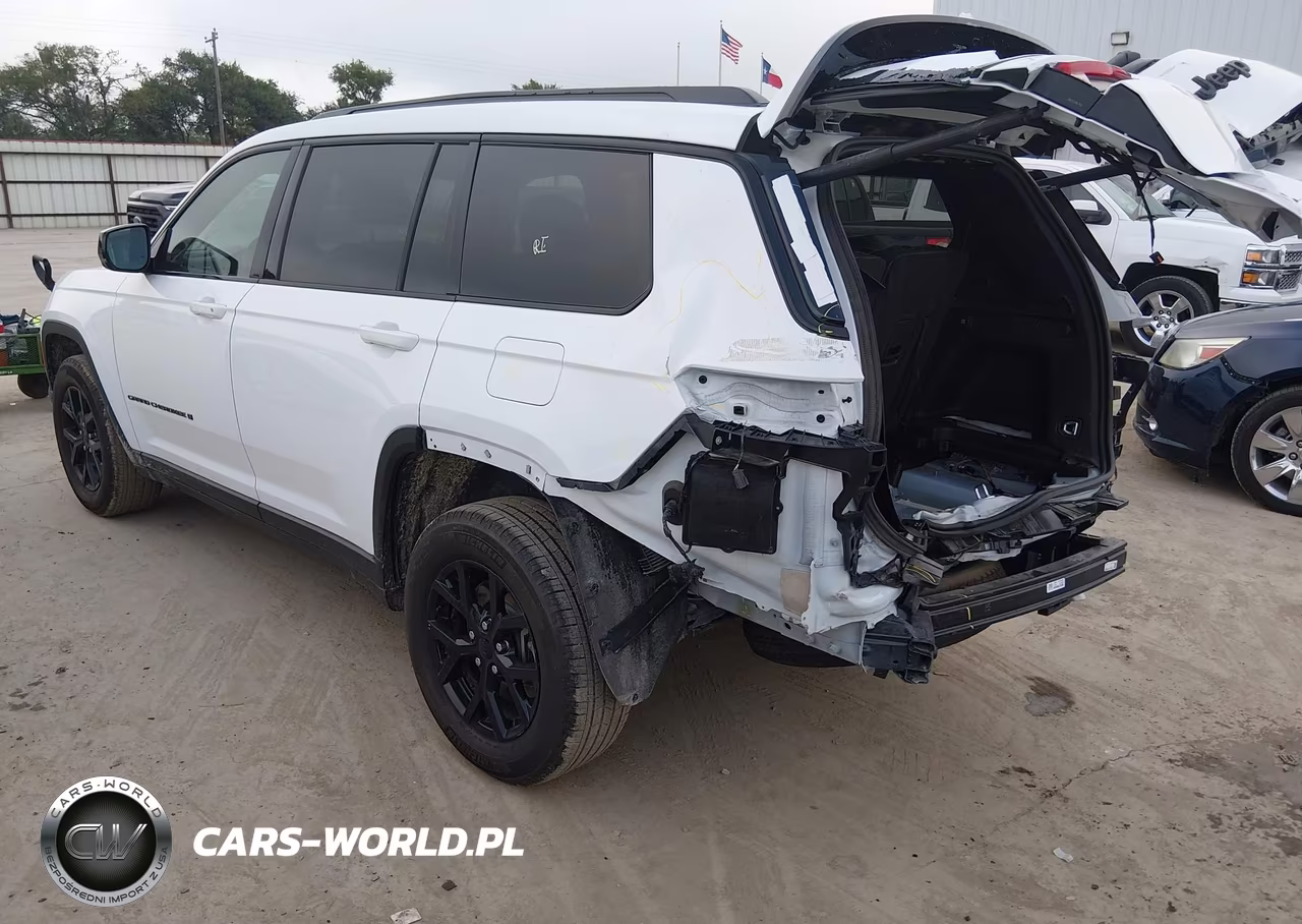 2025 Jeep Grand Cherokee L Altitude 4X2 VIN:1C4RJJAG5S8678155 - 3