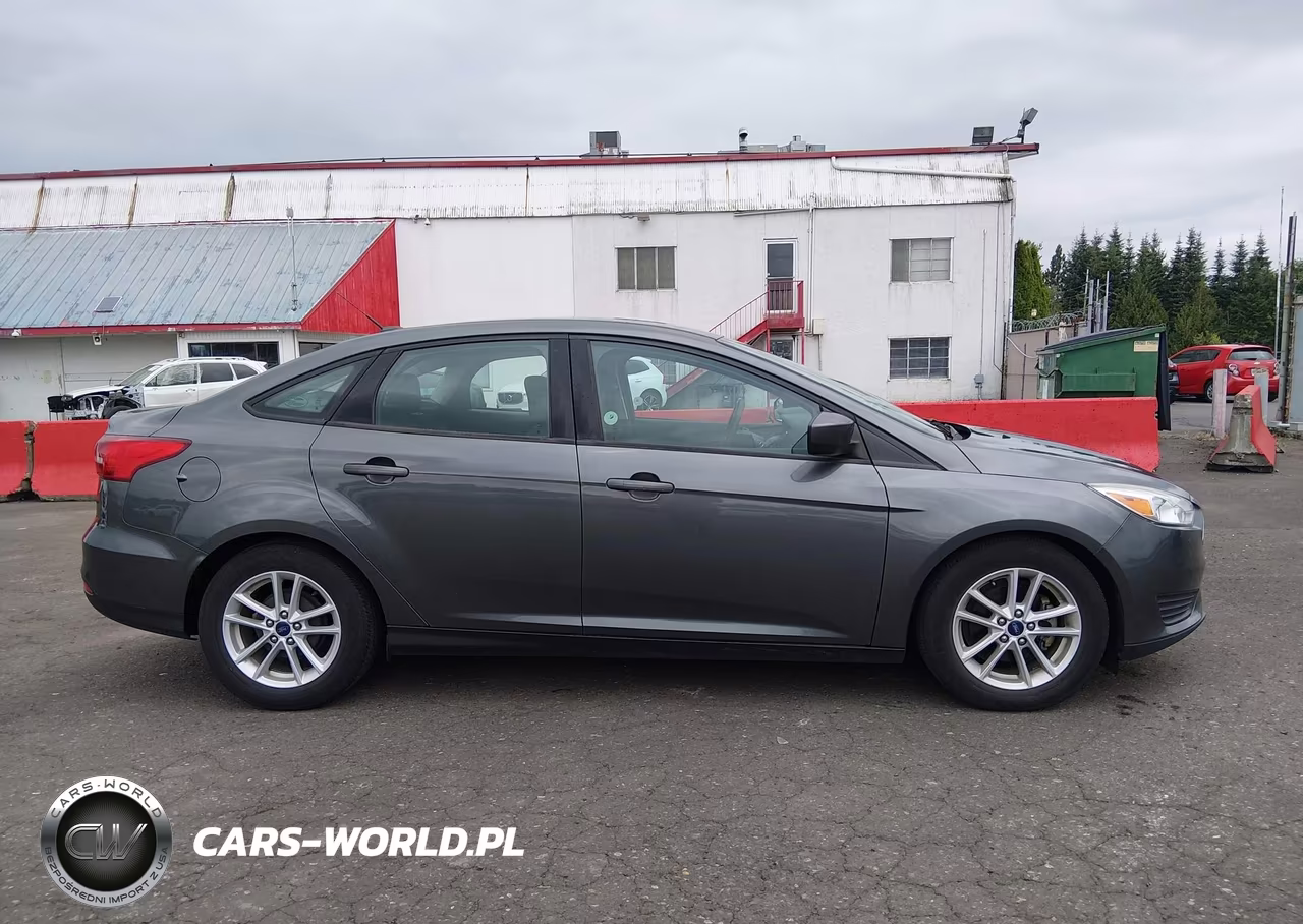 2018 Ford Focus Se VIN:1FADP3F28JL327436 - 13