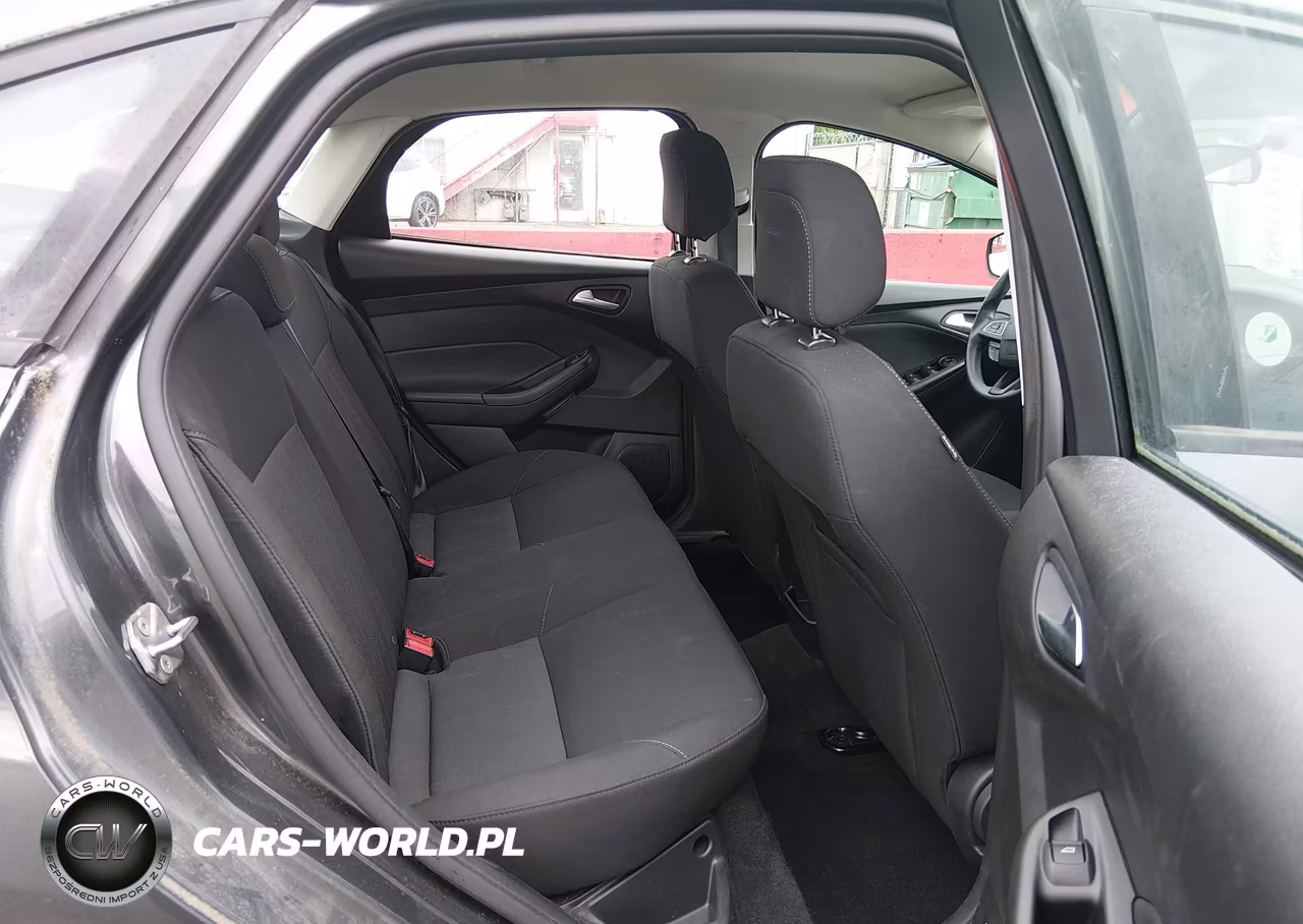 2018 Ford Focus Se VIN:1FADP3F28JL327436 - 8