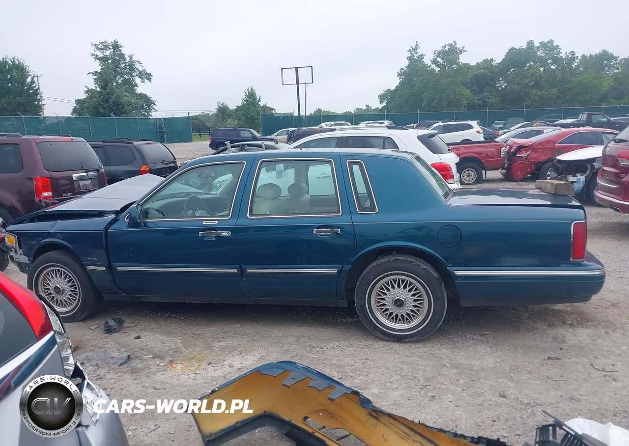 1997 Lincoln Town Car Signature VIN:1LNLM82W2VY671949 - 15